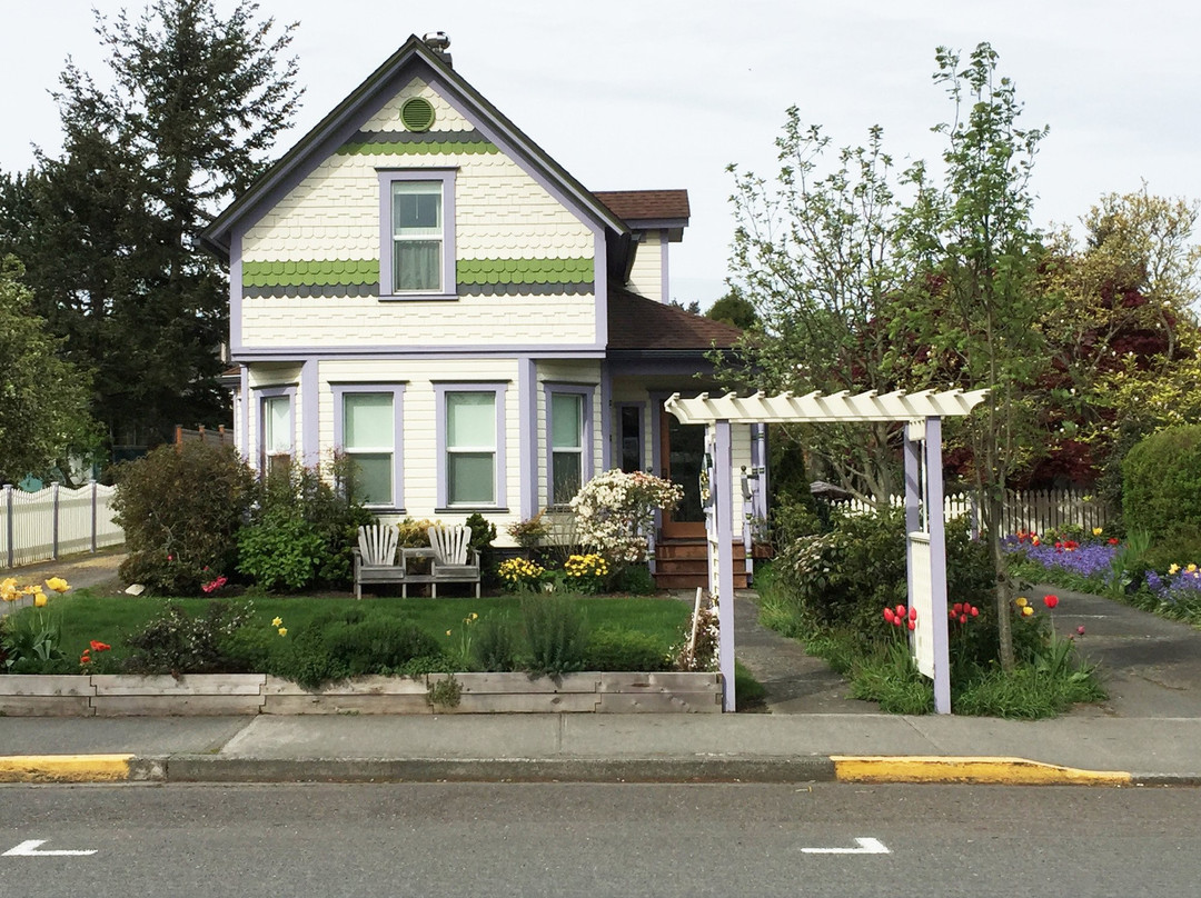 Etta's Place Suites
