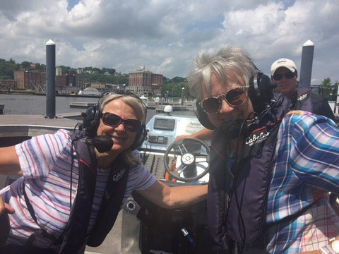 SWAT River Tours-迪比克必去景点