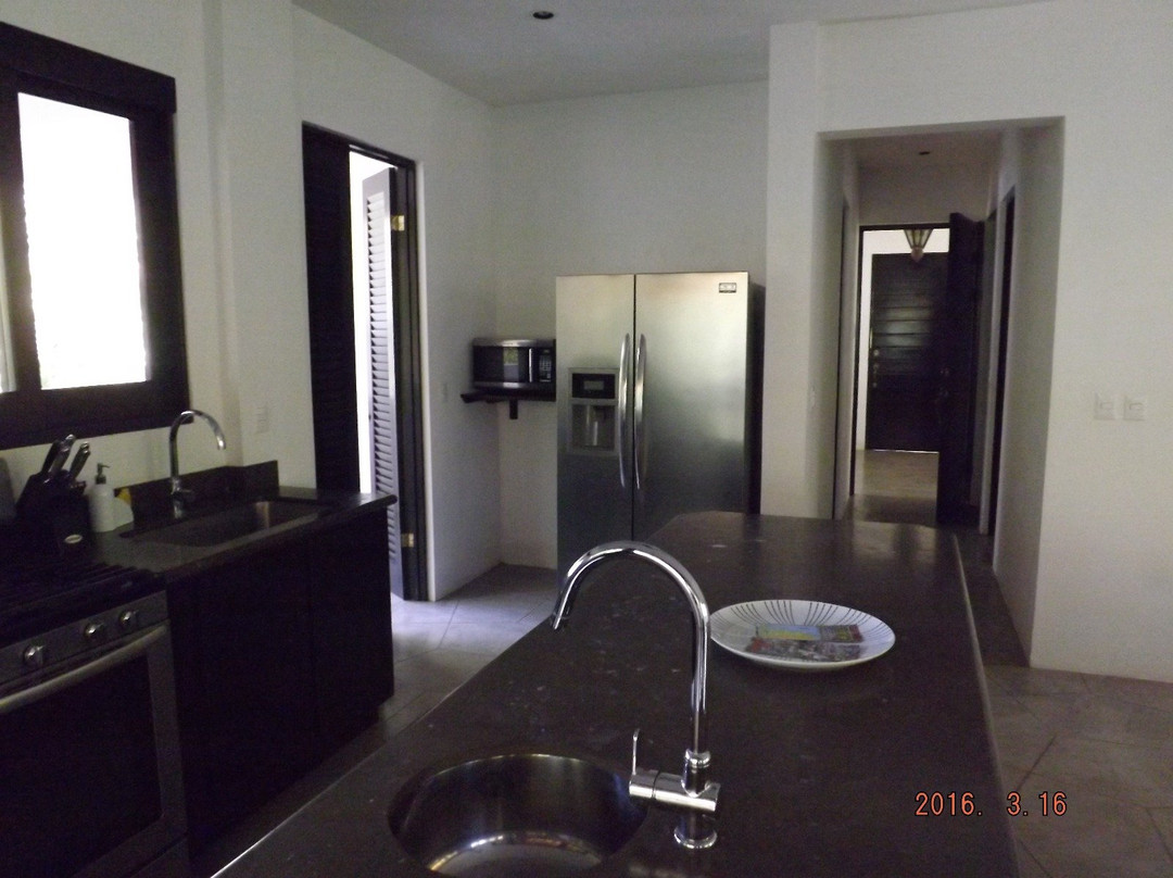 Makara Suites & Apartments主图