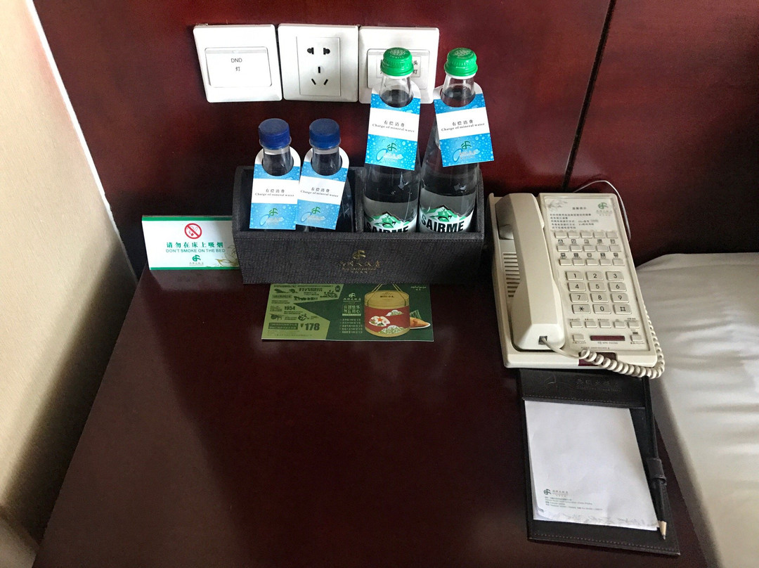 乌鲁木齐绿洲大饭店(CCMALL时代广场红山公园店）主图