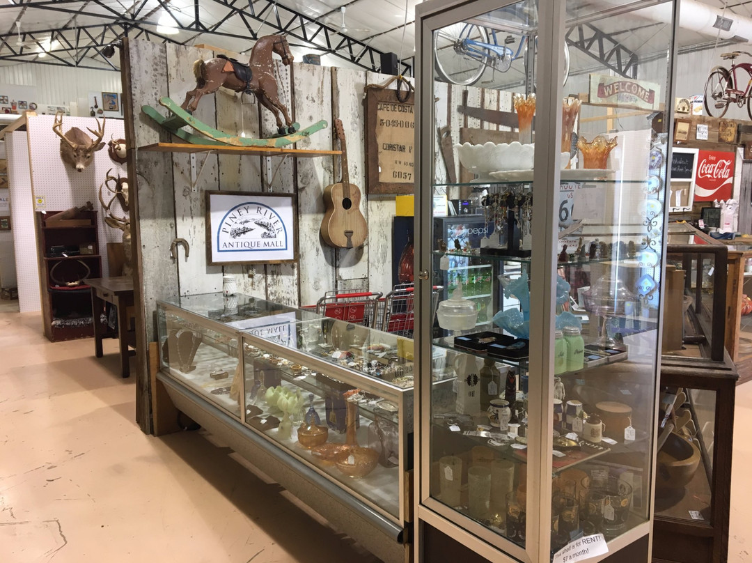 Piney River Antique Mall景点图片