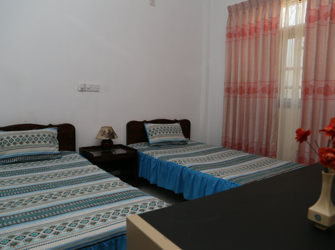 Hotel Whitehouse主图