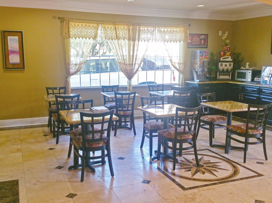 Regency Inn & Suites - Baytown主图