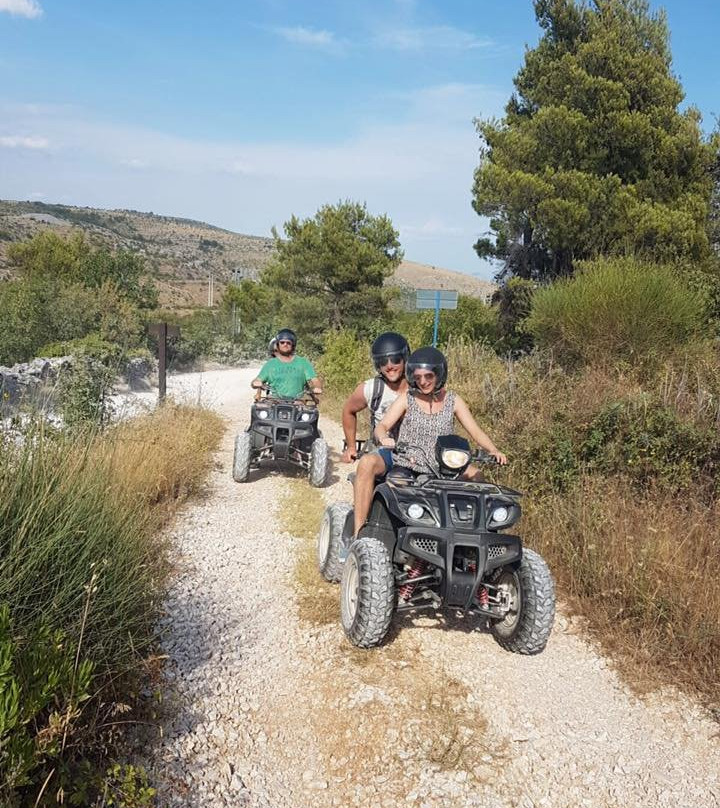 Unique Offroad Quad Experience景点图片