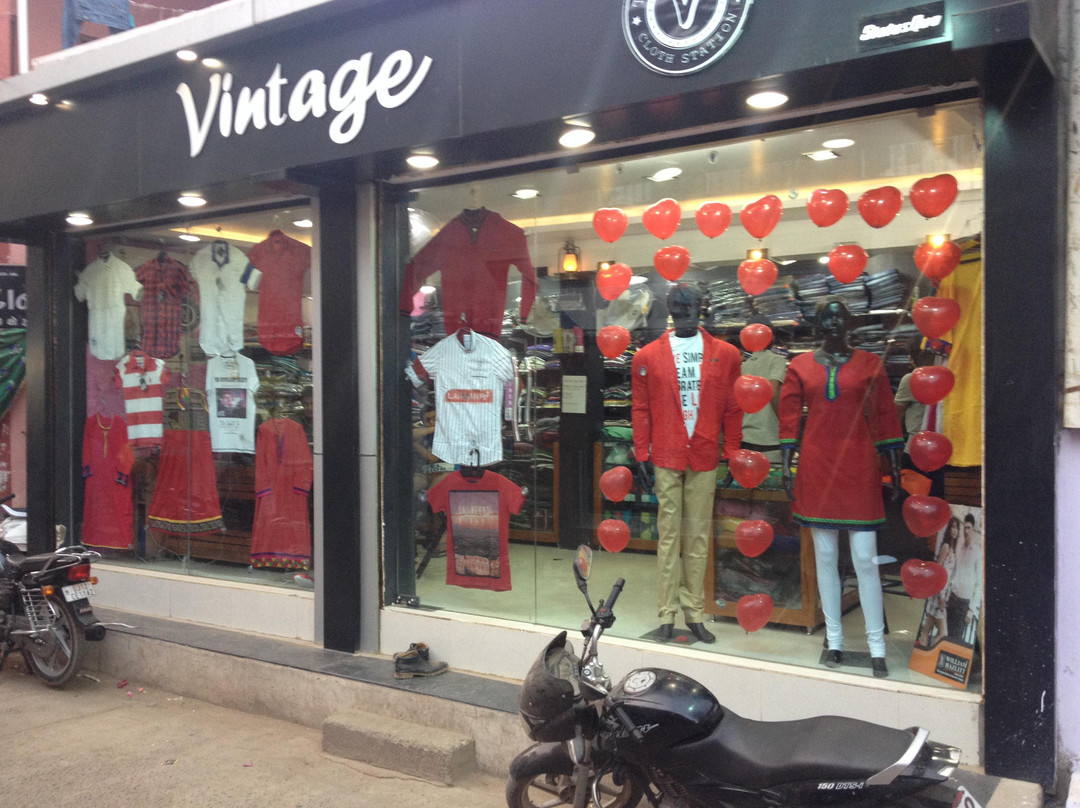 Vintage Men & Women Outfits景点图片