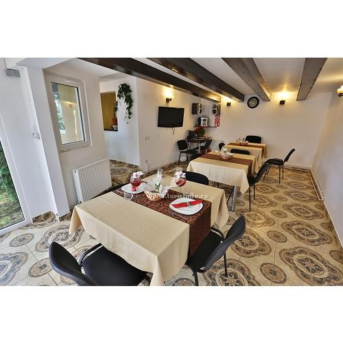 Filipestii de Padure酒店住宿-Pension Casablanca