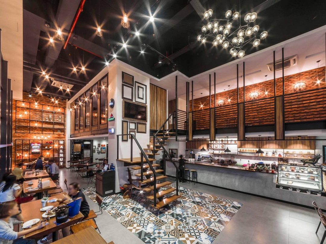 Walnut Cafe & Bar
