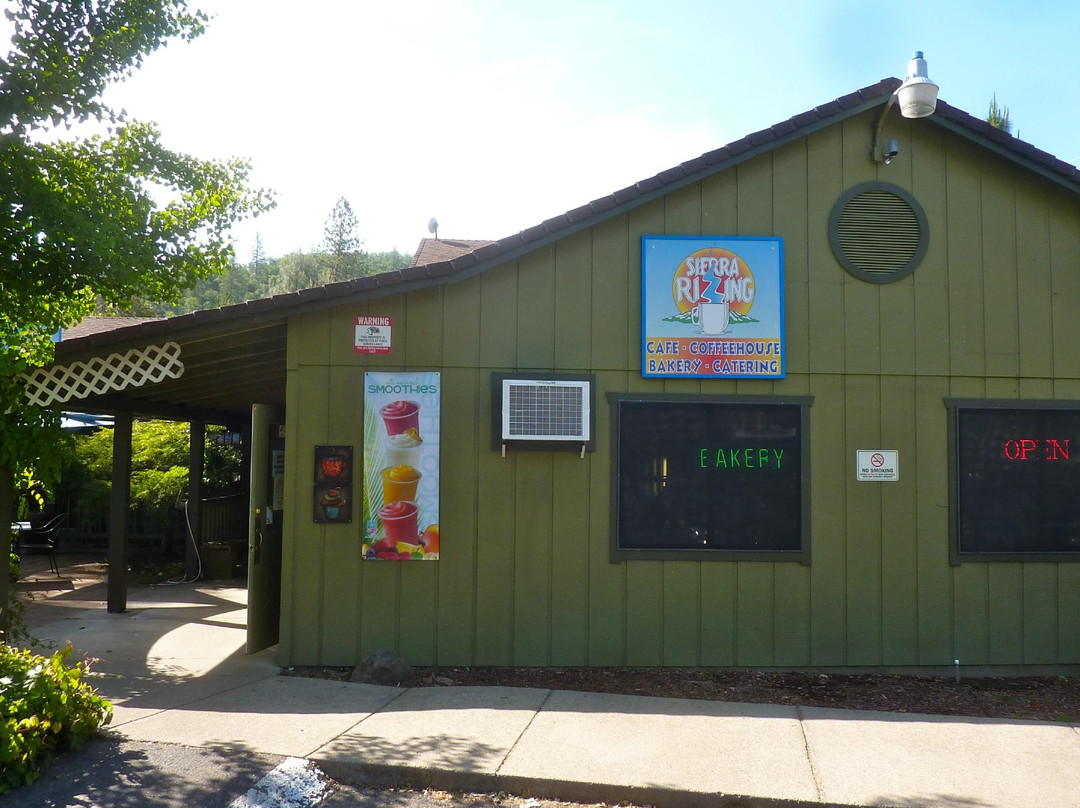 Georgetown餐馆和美食-Sierra Rizing Cafe and Bakery