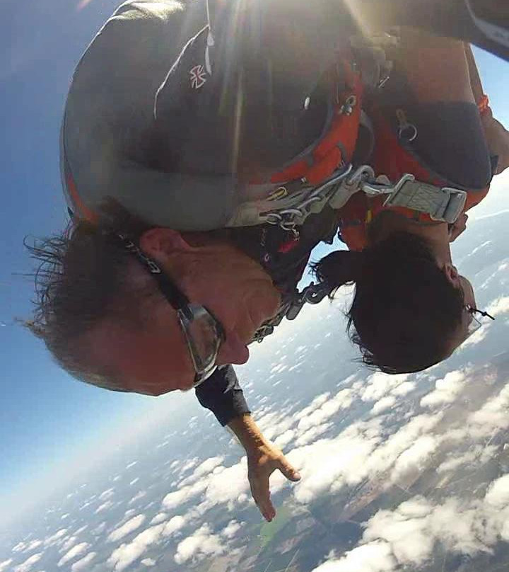 Vertical T'air Parachutisme-拉泰斯特德比克必去景点