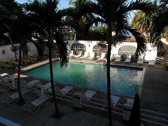 Costa de Oro Inn