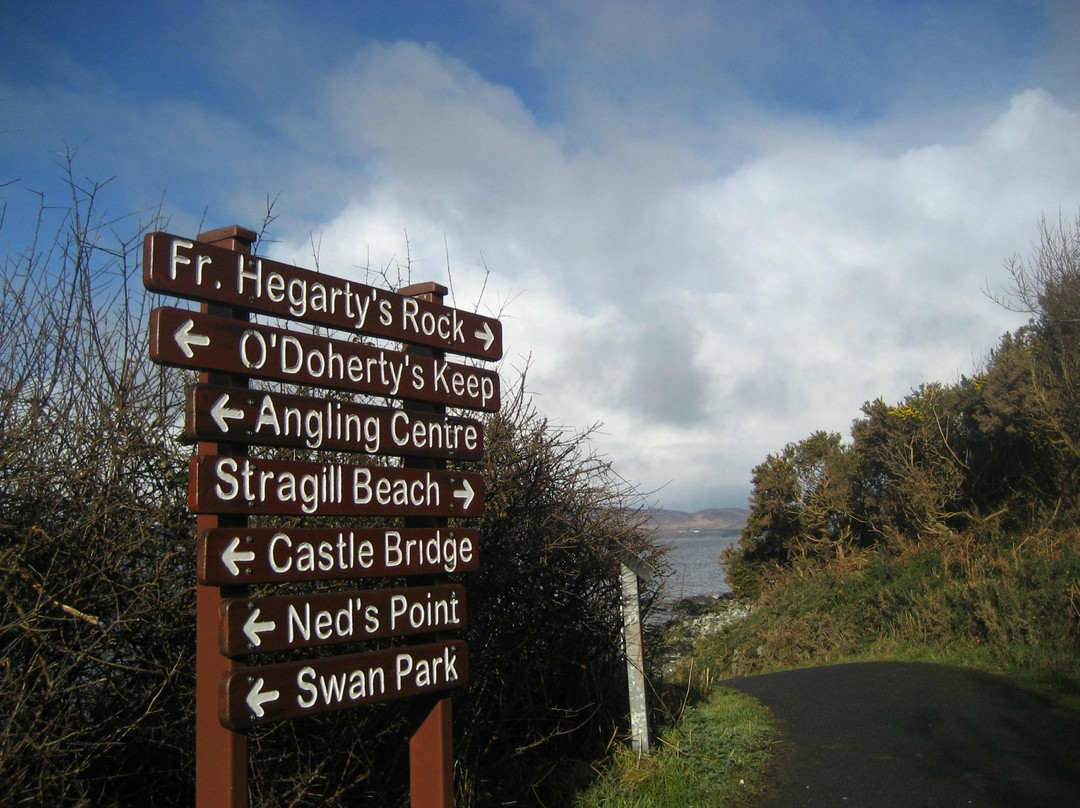 Father Hegarty Rock-Buncrana必去景点