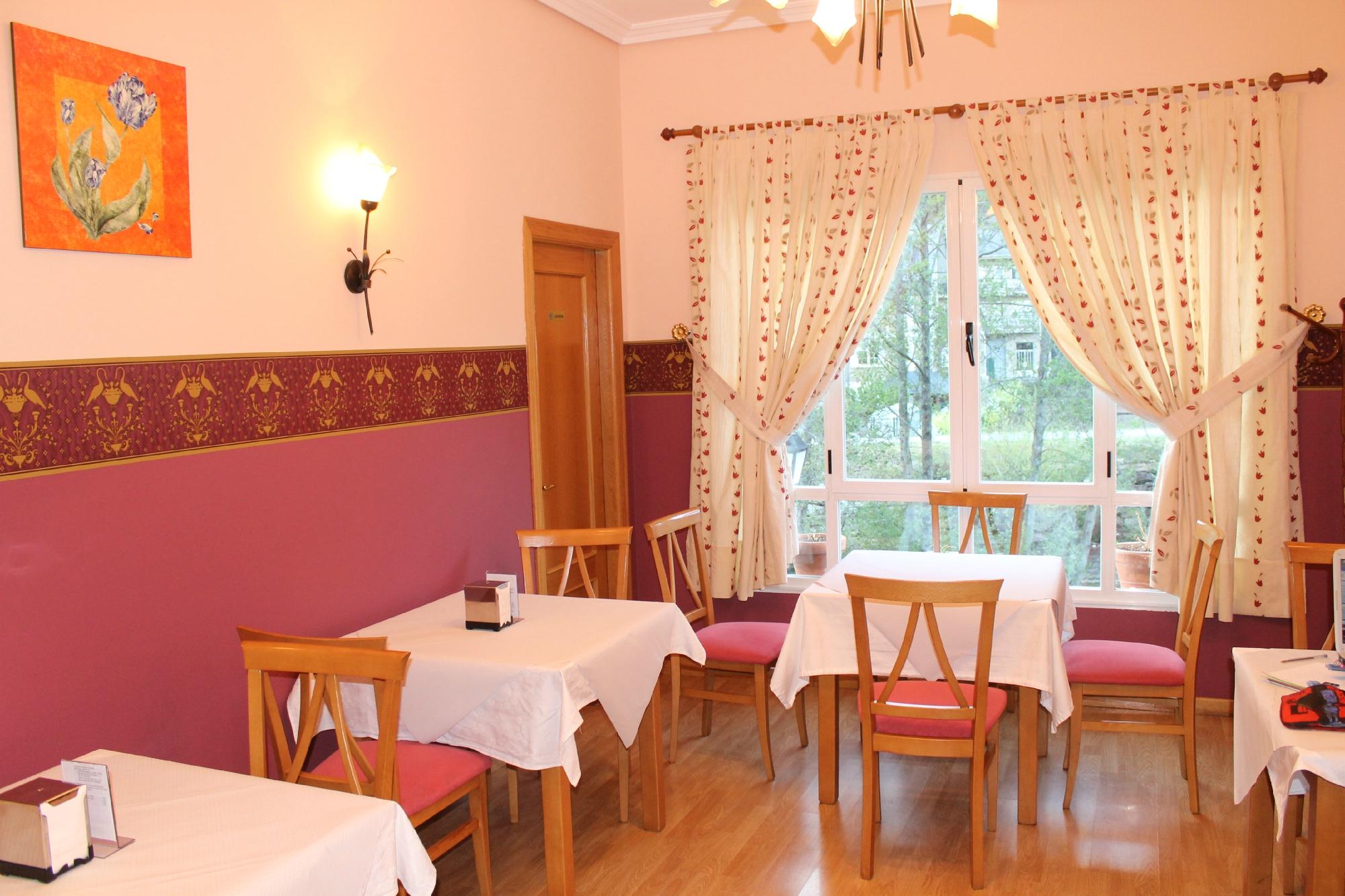 Hostal Burbia-官方