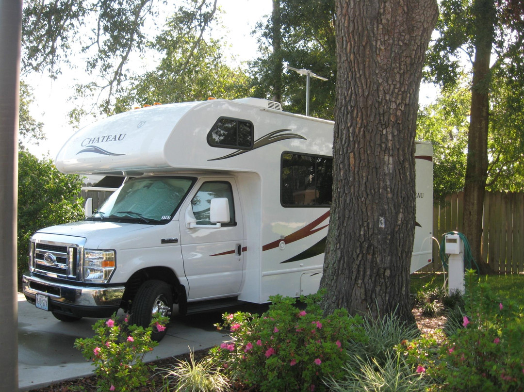 Majestic Oaks RV Resort
