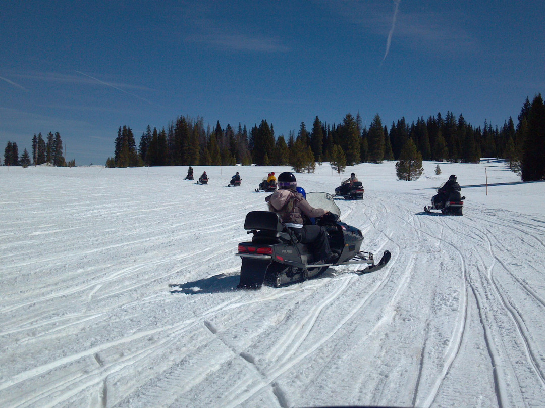 Steamboat Snowmobile Tours-斯廷博特斯普林斯必去景点
