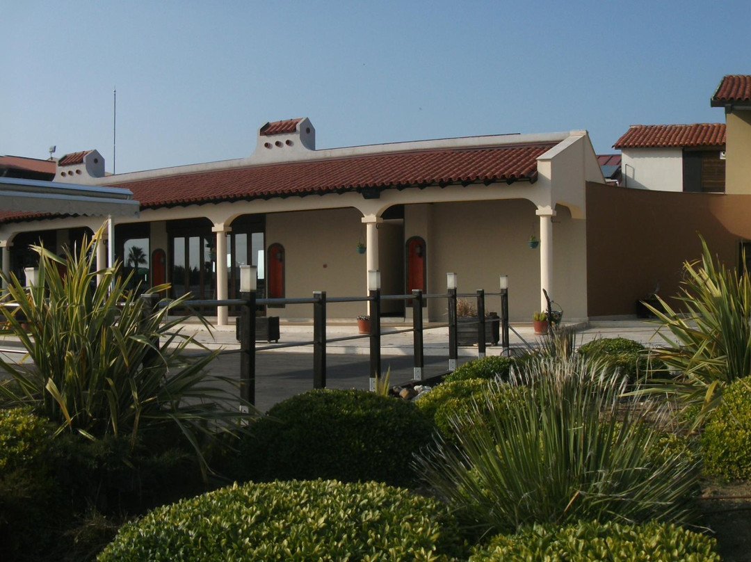 Konvoy Hotel & The Country Club主图