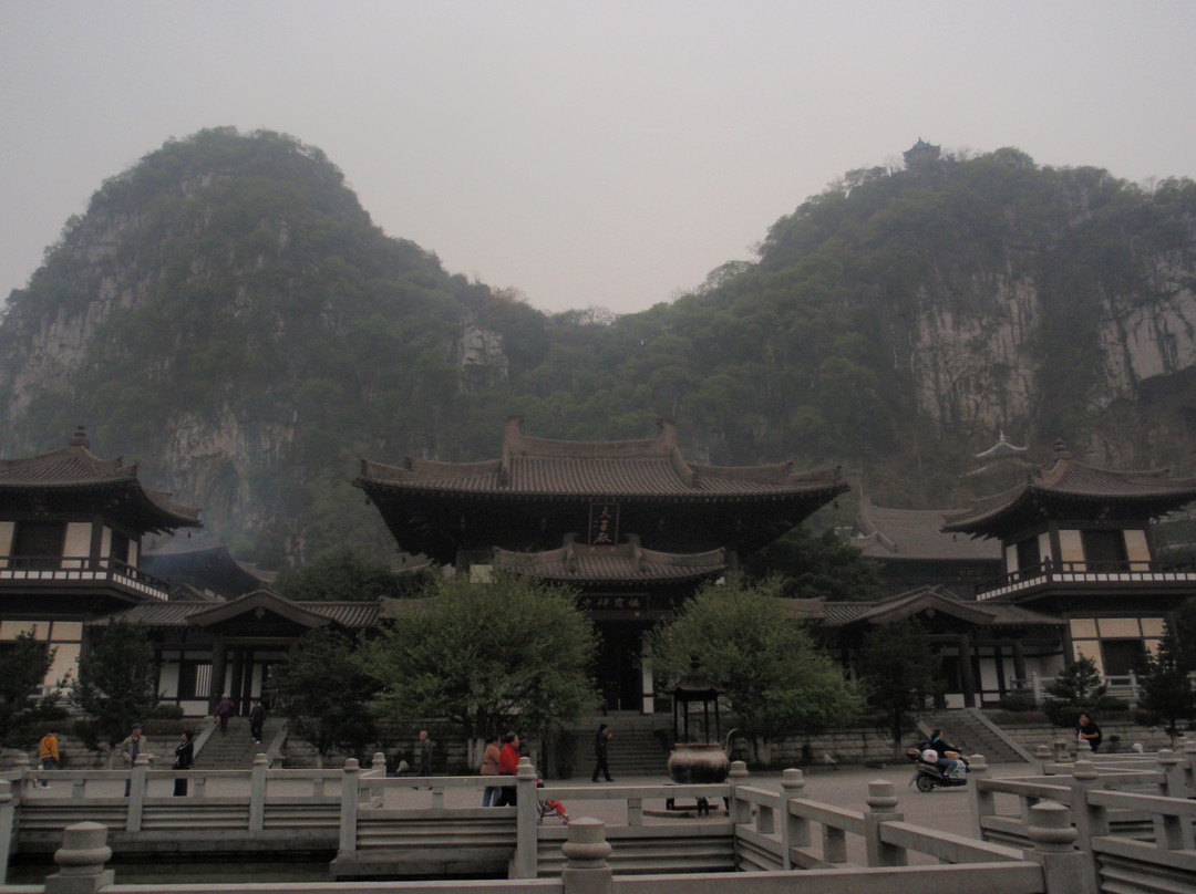 桂林栖霞寺-桂林市必去景点