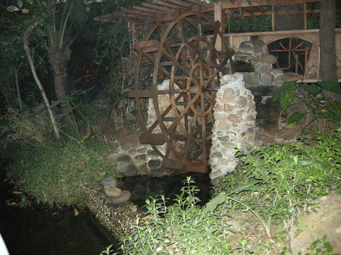 美丽春天温泉度假酒店主图