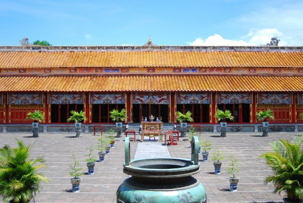 Nine Dynastic Urns-顺化必去景点