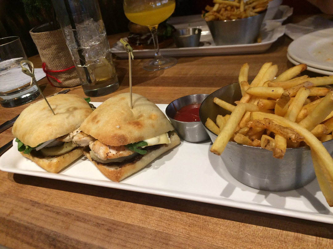 Earl's Kitchen & Bar