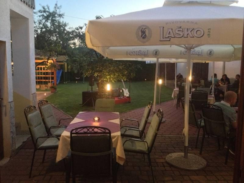 Dobrova餐馆和美食-Gostilna Pecaric