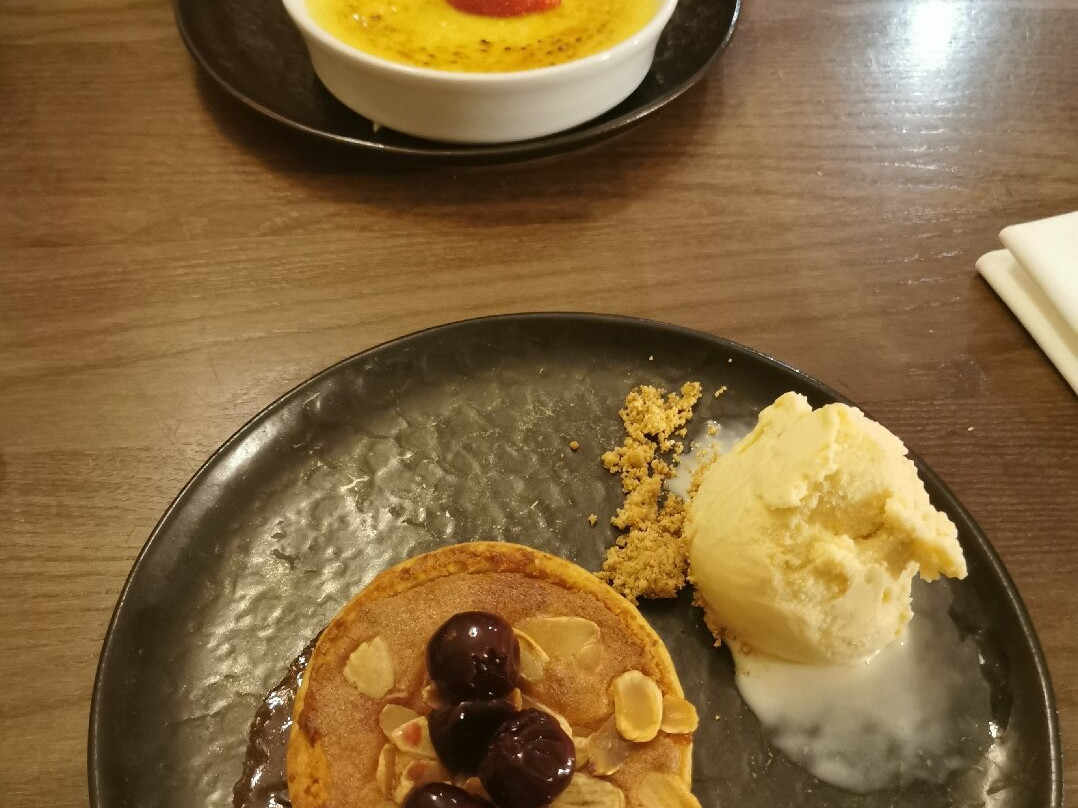 The Halfway Bridge主图