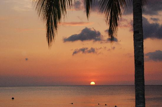 Bloody Bay-内格里尔必去景点