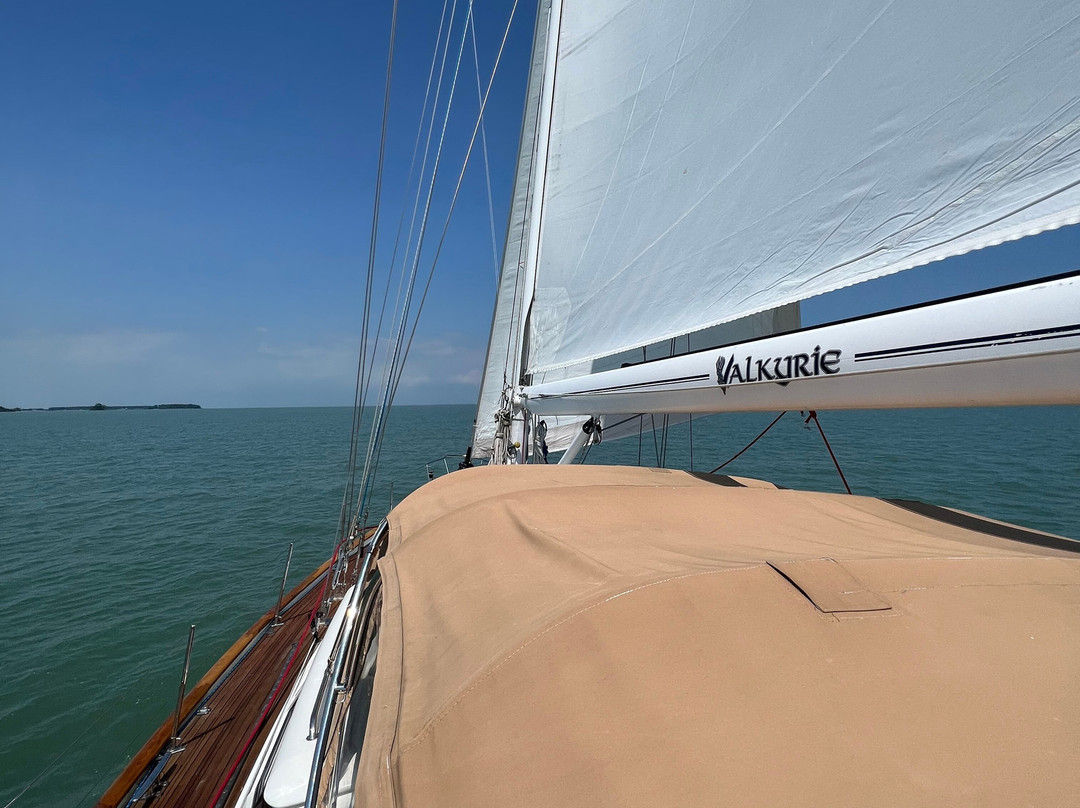 Lake Erie Sailing Charters景点图片