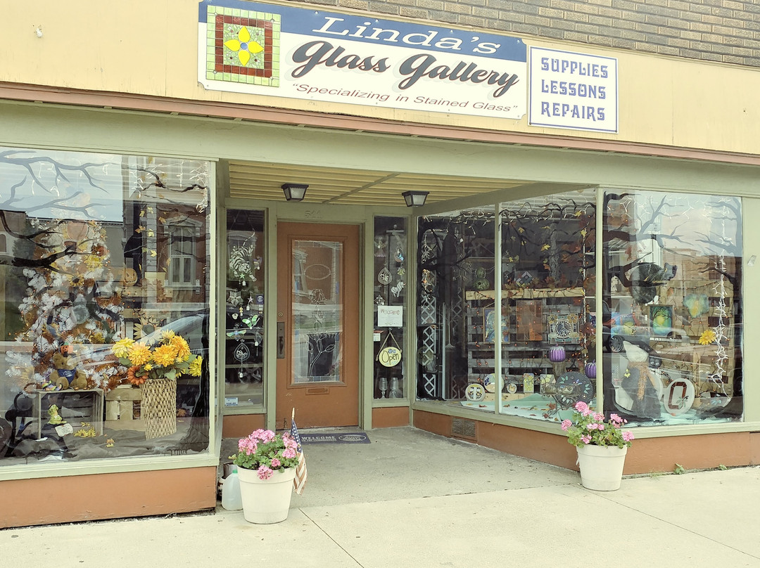 Linda's Glass Gallery-Defiance必去景点