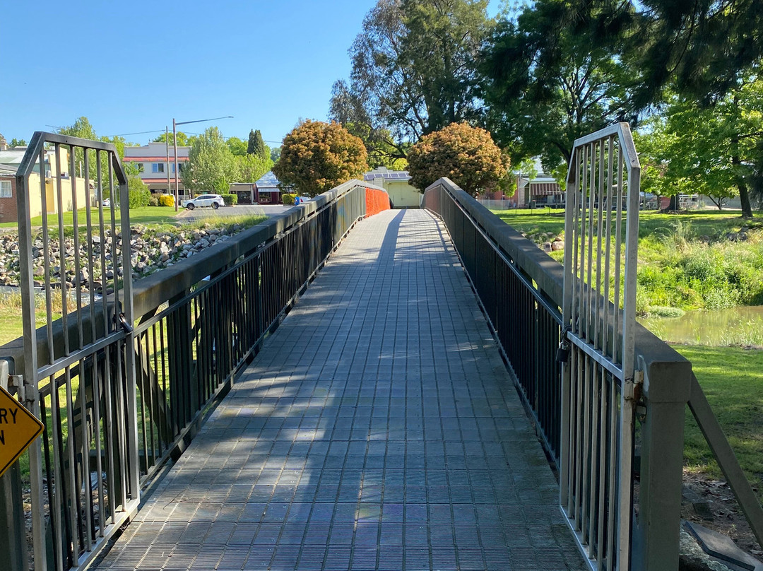 Golden Gully Park景点图片