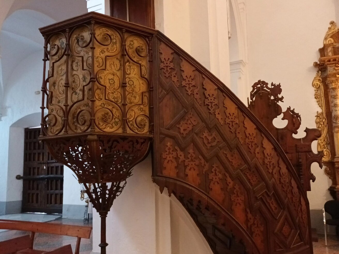 Santa Maria de la Mesa Church-萨阿拉必去景点