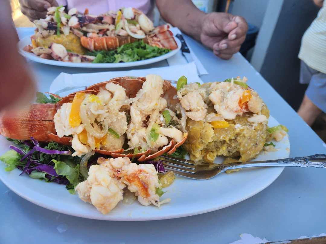 Tsunami Beach Burgers N fish