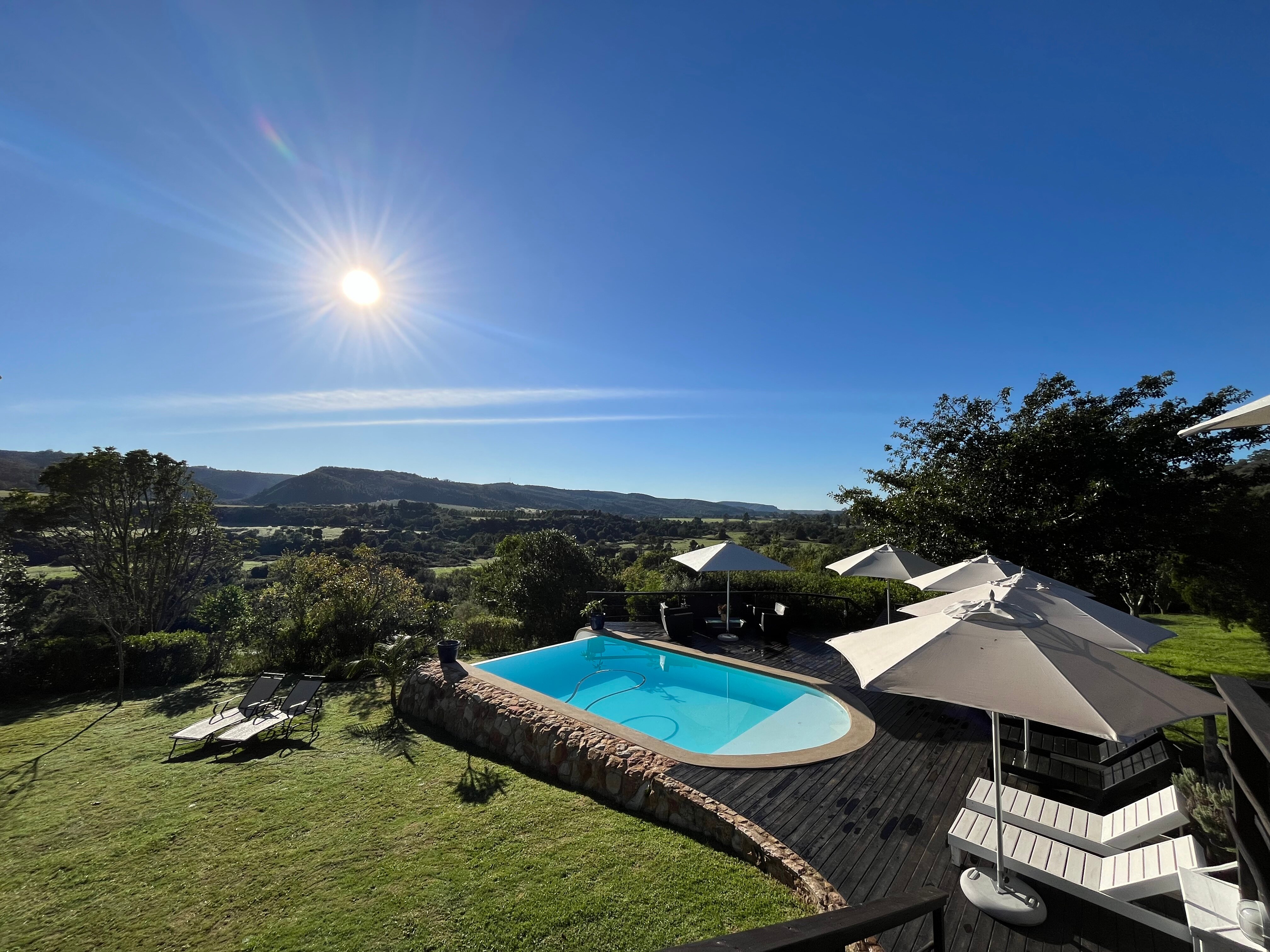 Howberry Hills Guest Lodge-泳池