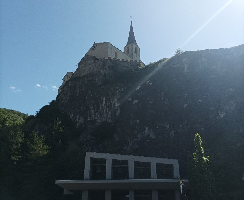 Felsenkirche Eglise St.Michael-Raron必去景点