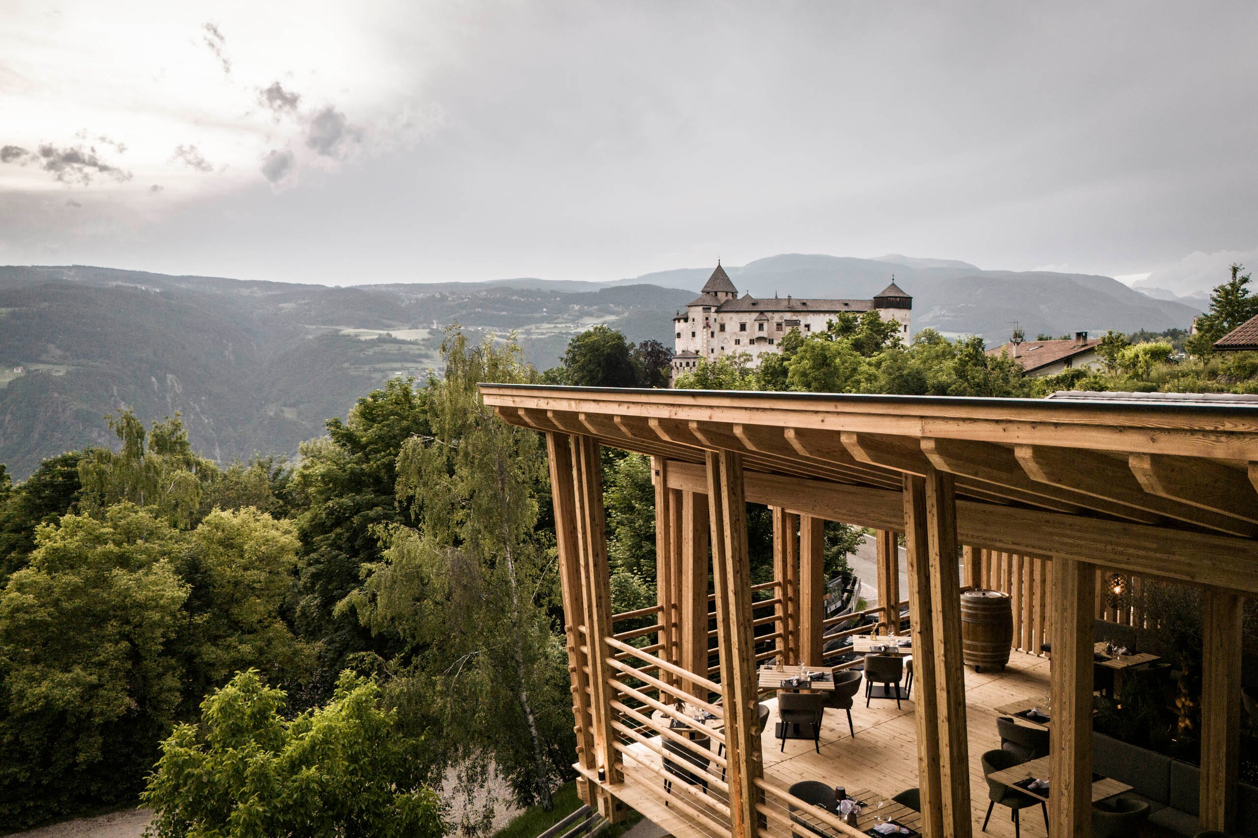 Presulis Hideaway Apartments & Restaurant-浴室