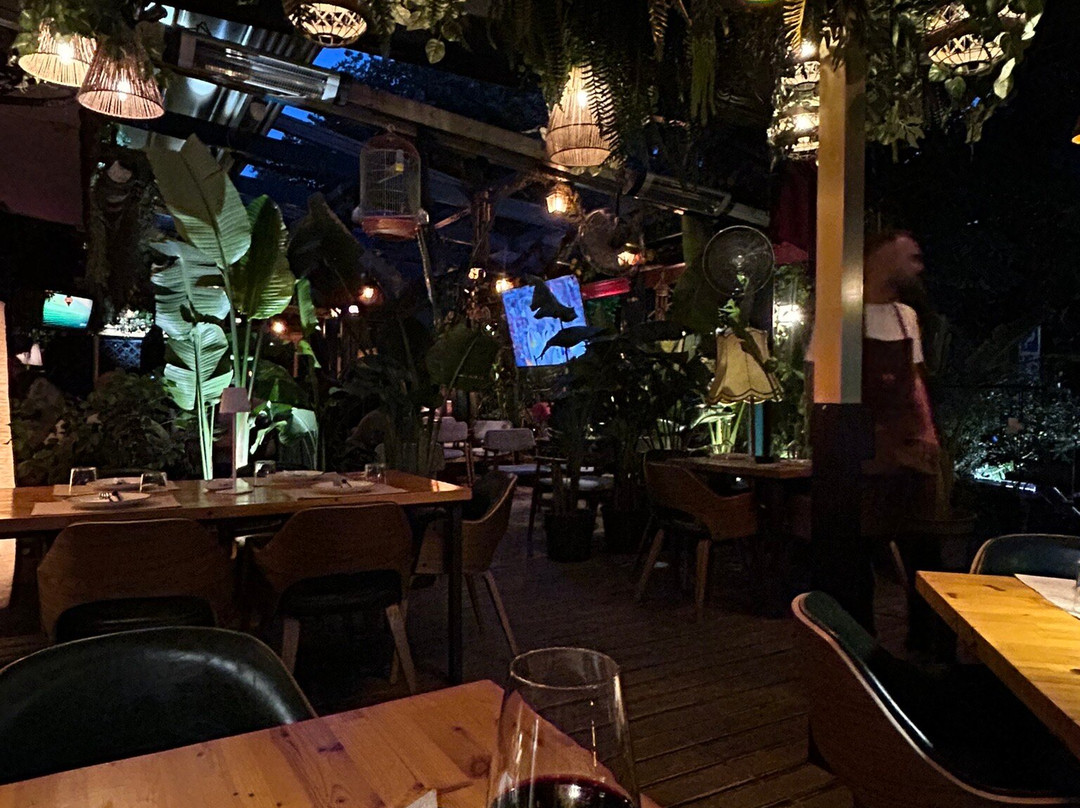 Hame Restaurant