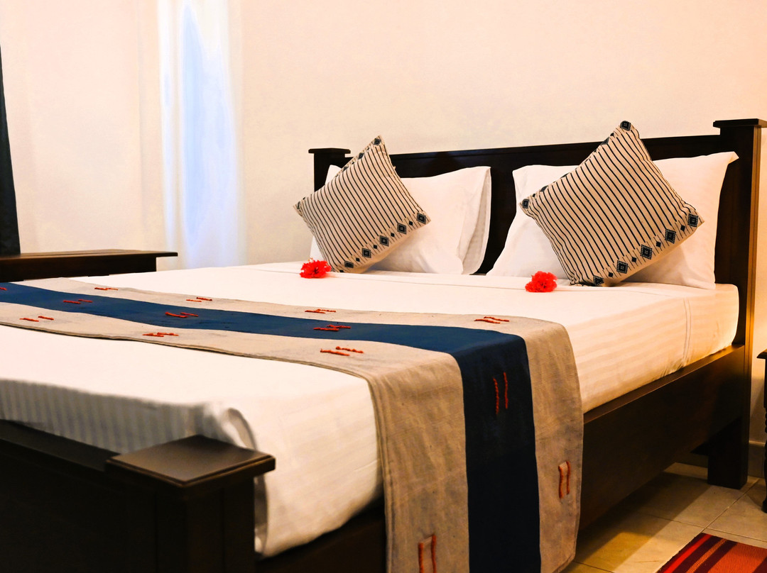 伊甸园假日村庄酒店主图