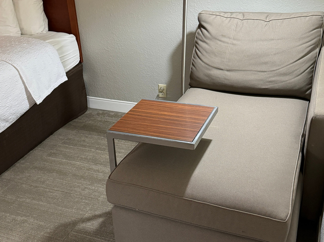 德梅因机场希尔顿恒庭酒店主图