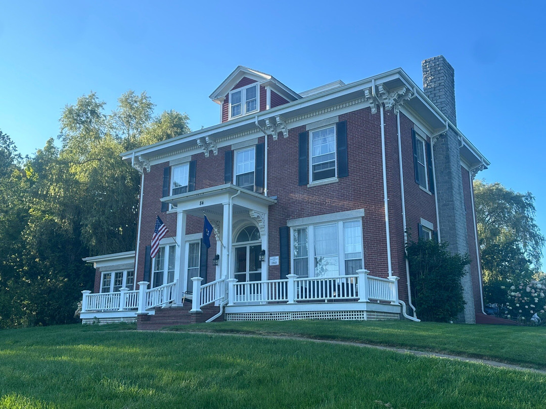 Captain Sweetser's Inn