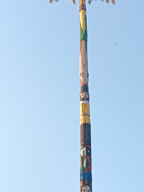 Giant Totem Pole景点图片