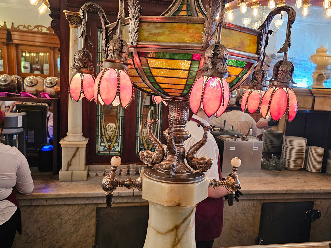 Zaharakos Ice Cream Parlor and Museum景点图片