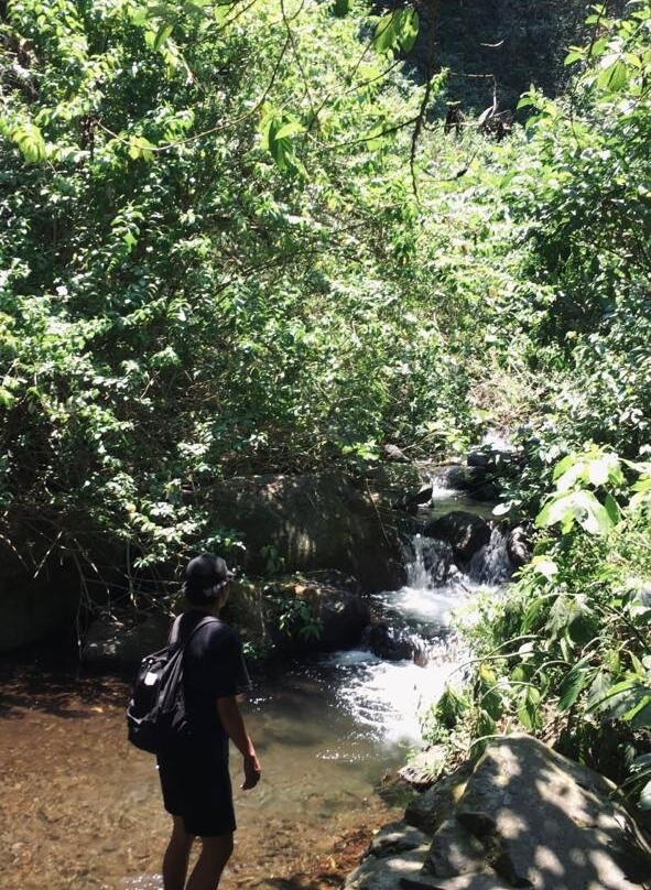 Glotak Waterfall景点图片