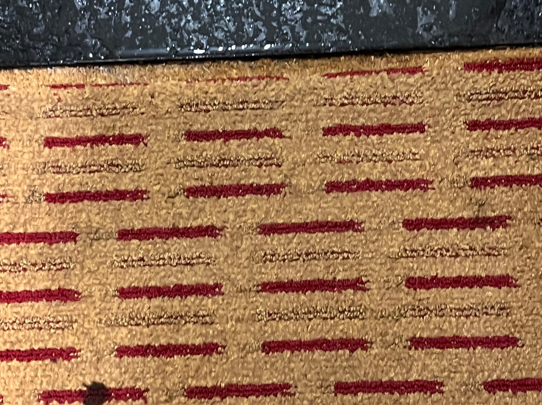 Clackamas Inn & Suites主图