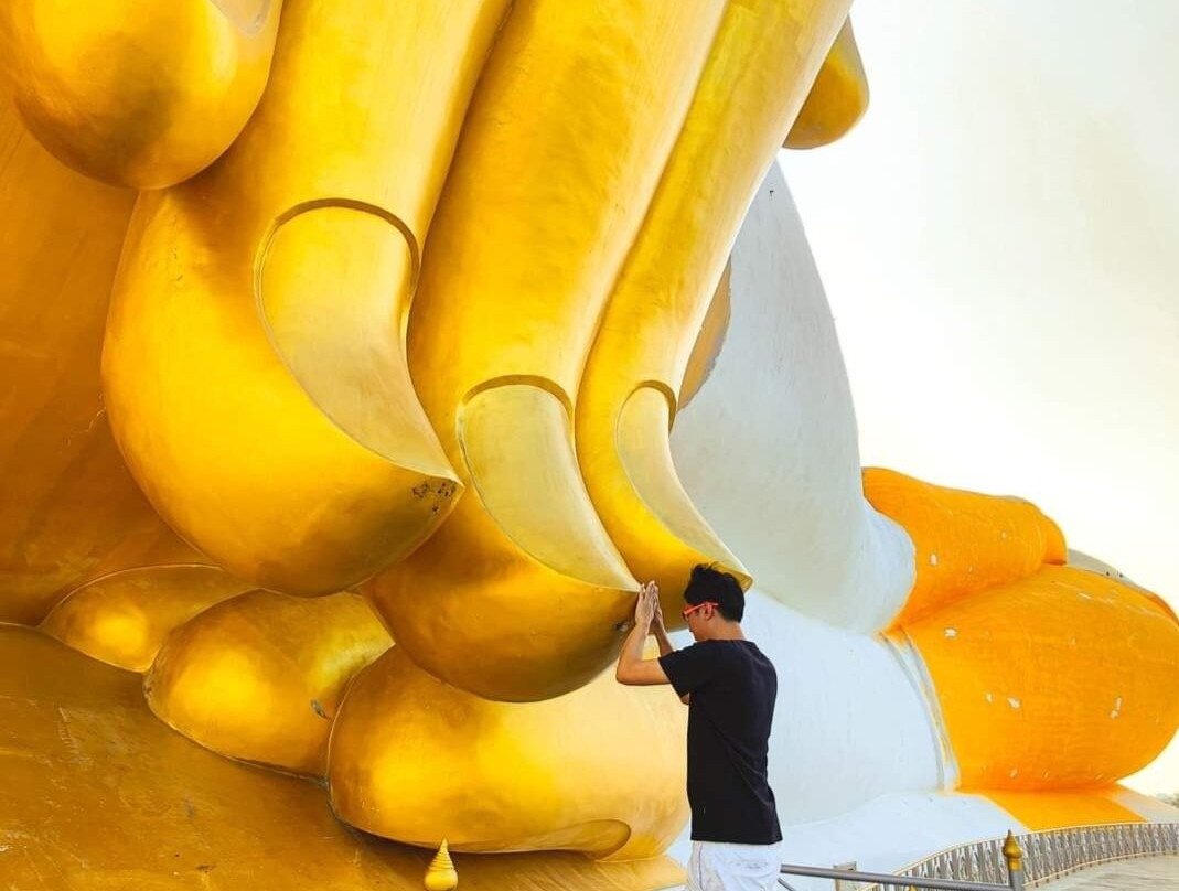 Wat Muang-红统必去景点