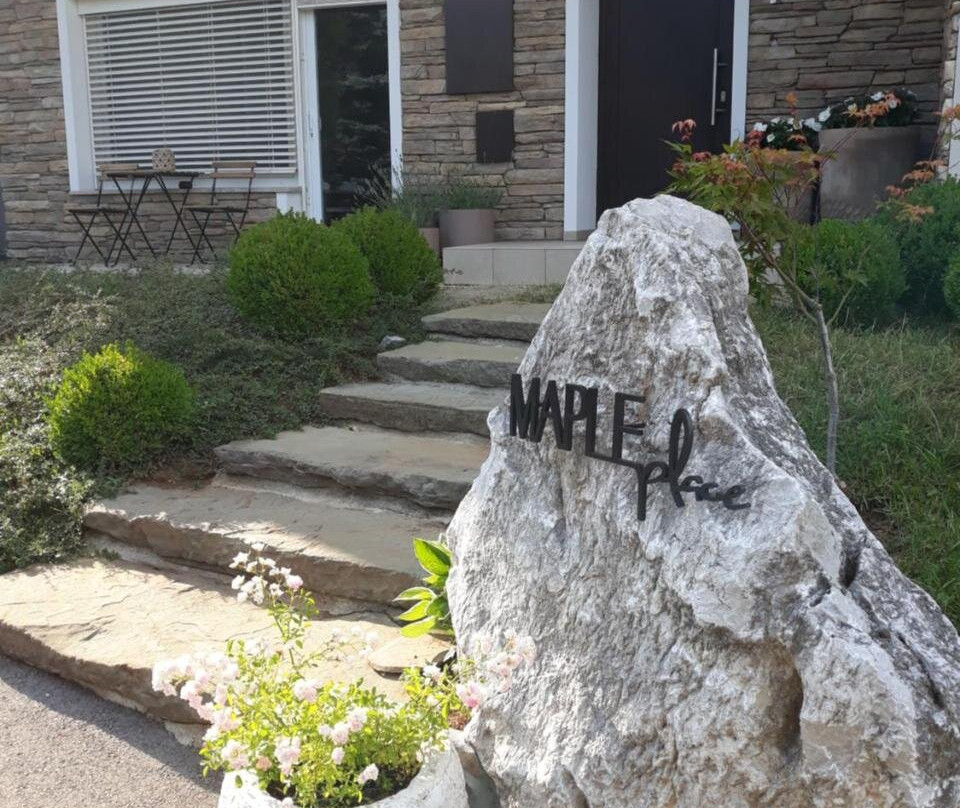 Maple Place
