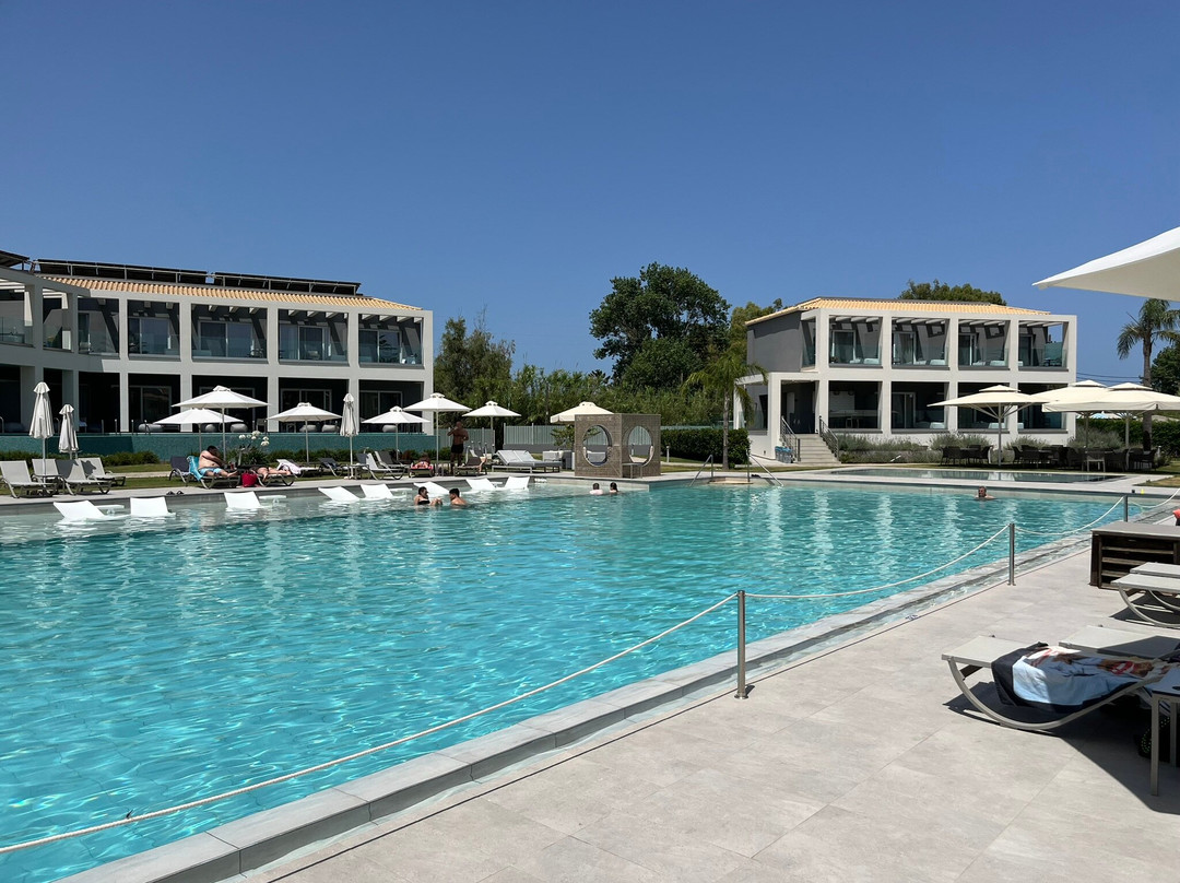 Acharavi Beach Hotel主图