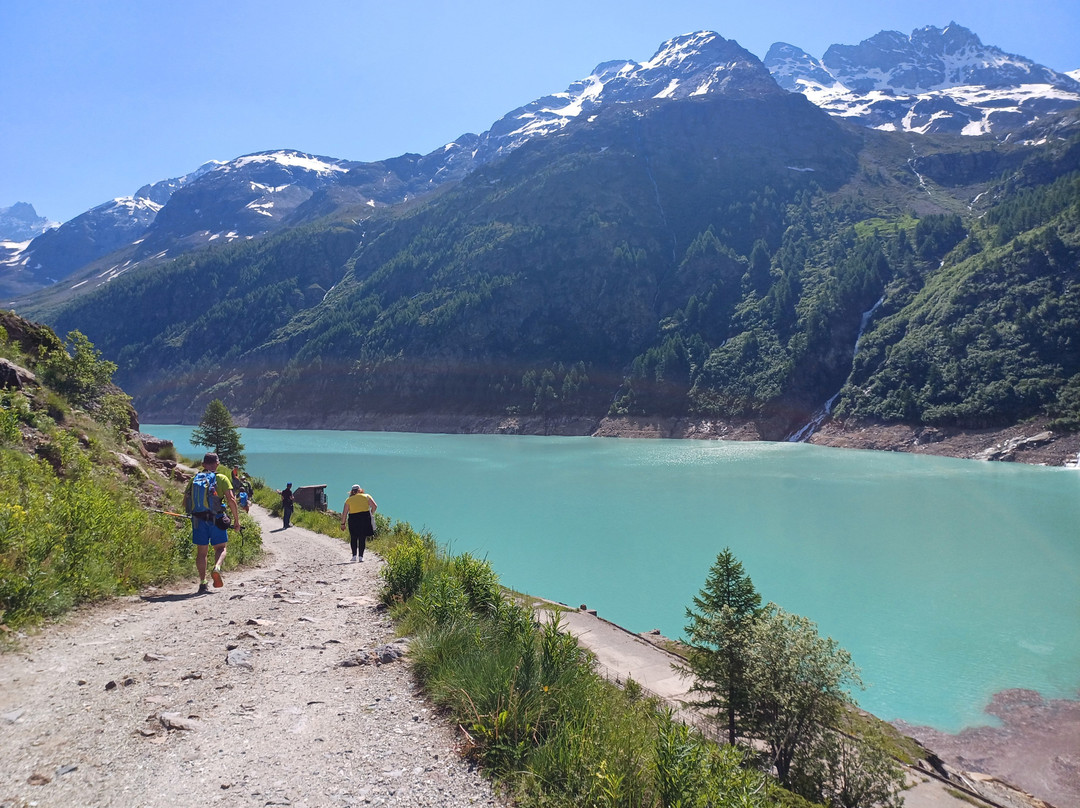 Lago di Place-Moulin景点图片