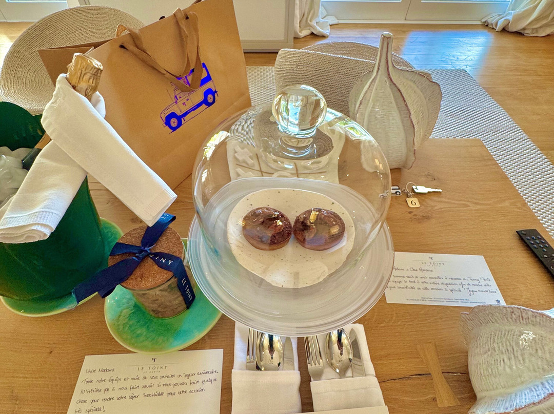 乐托尼酒店主图