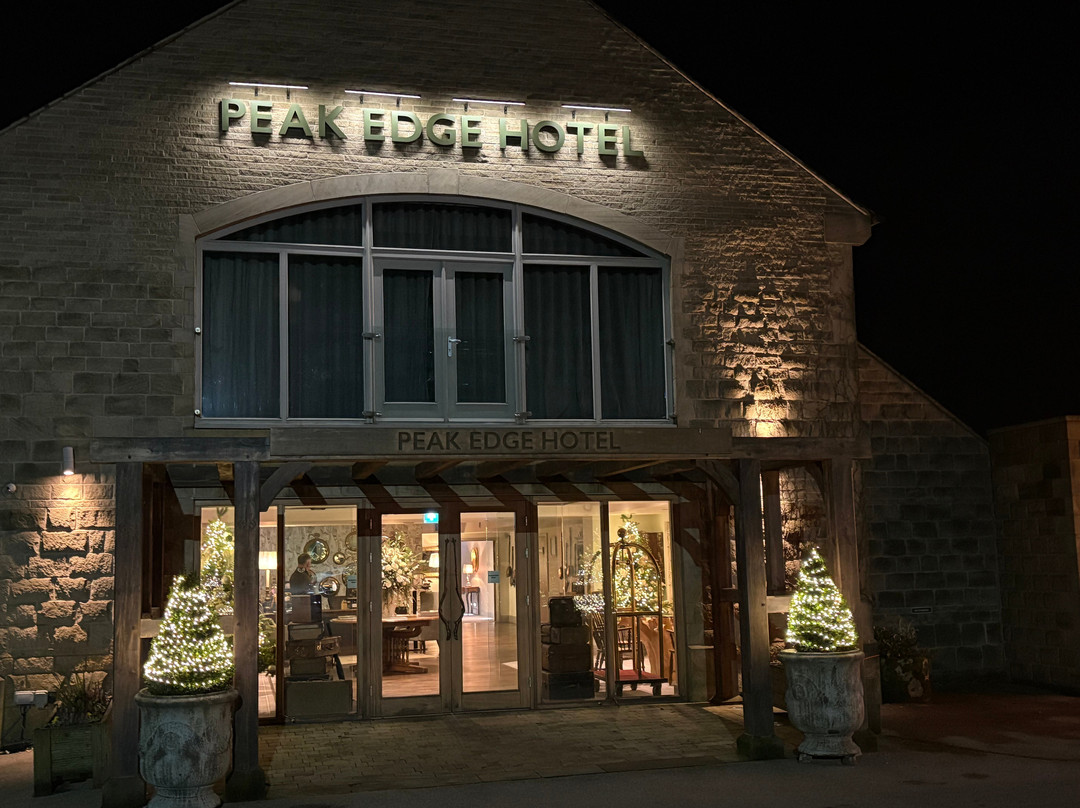 Peak Edge Hotel主图