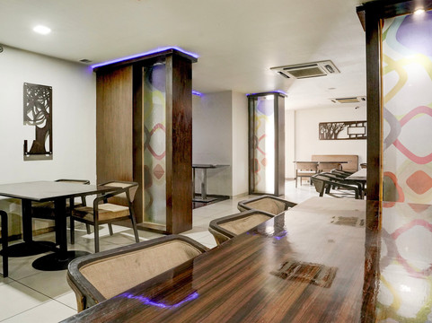 Super Townhouse Anand