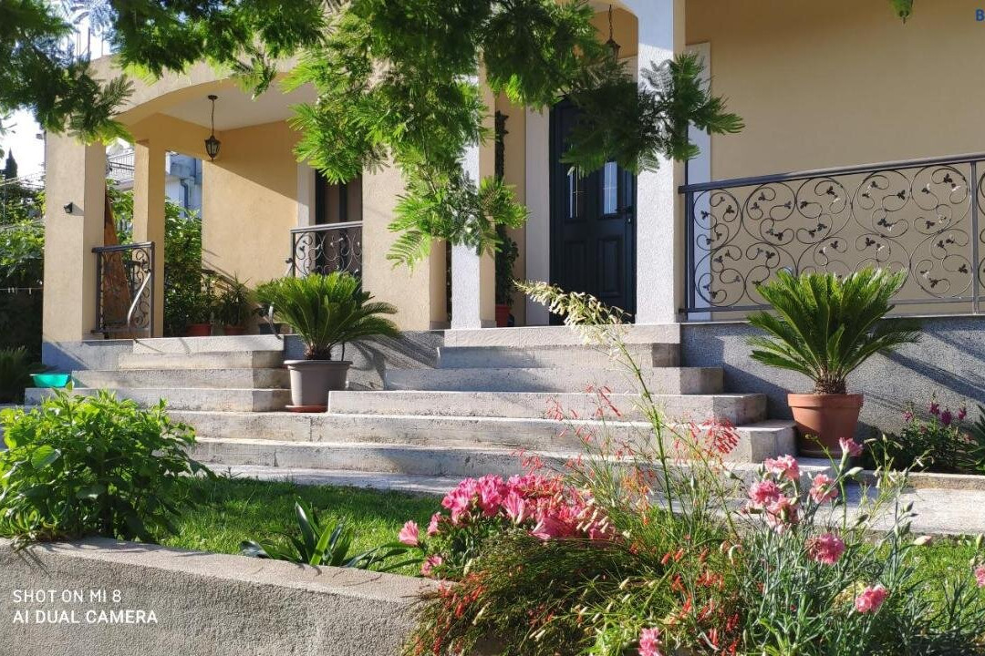 Gloria Apartments